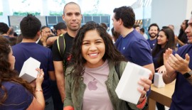 Apple’s grand opening of its first retail store in Mexico