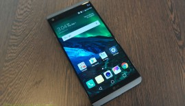 LG V20 early users report fragile camera glass